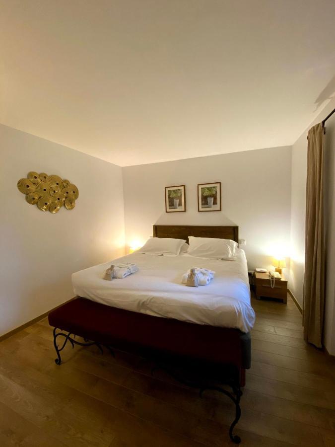 Le Manoir De L'Etang Hotel Mougins Bagian luar foto