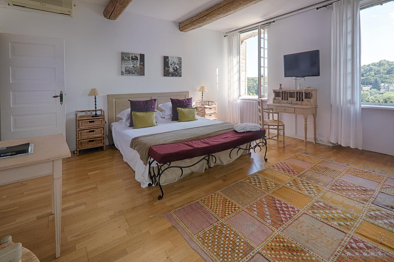 Le Manoir De L'Etang Hotel Mougins Bagian luar foto